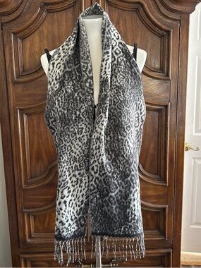Cashmink leopard print scarf with fringe